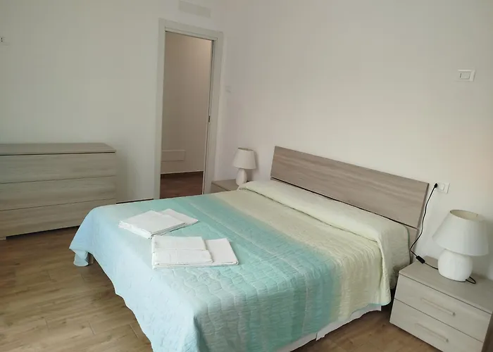 Gloria House